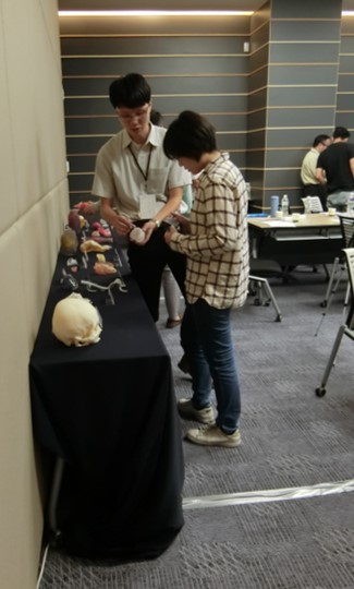 学员透过3D模型了解3DP于医疗的应用